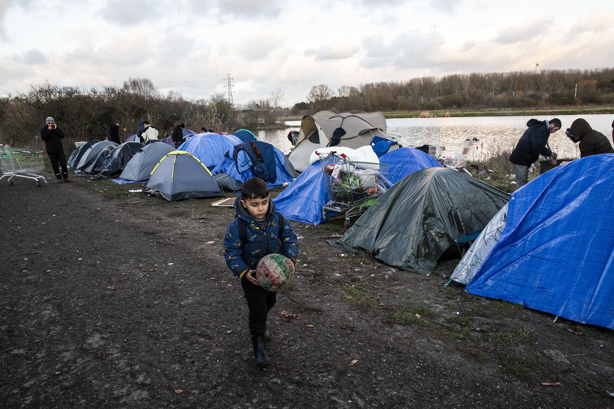 calais campamento grande synthe